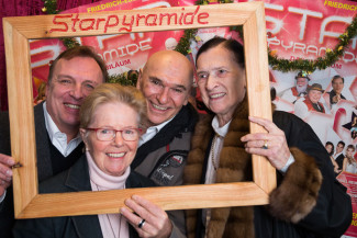 30. Starpyramide Backstage