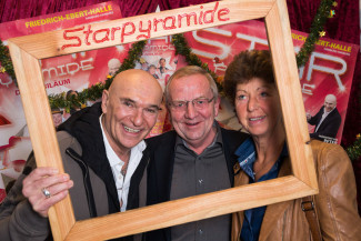 30. Starpyramide Backstage
