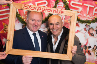 30. Starpyramide Backstage