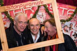 30. Starpyramide Backstage