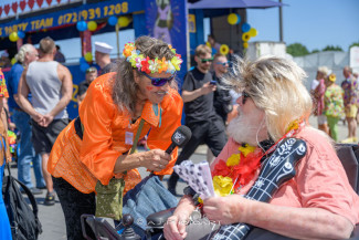 Rollstuhl-Inklusionstruck beim Schlagermove 2023