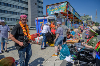 Rollstuhl-Inklusionstruck beim Schlagermove 2023