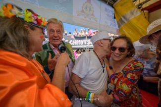 Rollstuhl-Inklusionstruck beim Schlagermove 2023