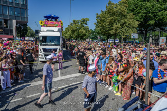 Rollstuhl-Inklusionstruck beim Schlagermove 2023