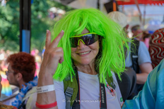 Rollstuhl-Inklusionstruck beim Schlagermove 2023