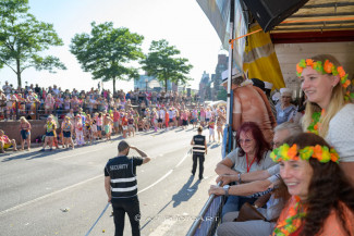 Rollstuhl-Inklusionstruck beim Schlagermove 2023