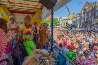 Rollstuhl-Inklusionstruck beim Schlagermove 2023