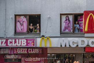 Rollstuhl-Inklusionstruck beim Schlagermove 2023