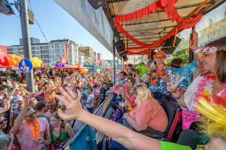 Rollstuhl-Inklusionstruck beim Schlagermove 2023