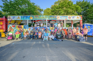 Rollstuhl-Inklusionstruck beim Schlagermove 2023