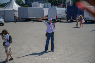 Rollstuhl-Inklusionstruck beim Schlagermove 2023