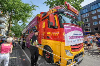 Hamburg Pride 2024 - Rollstuhlfahrer-Inklusionstruck