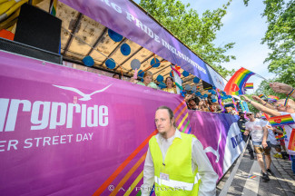 Hamburg Pride 2024 - Rollstuhlfahrer-Inklusionstruck
