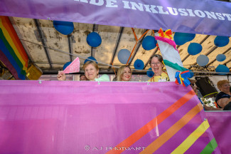 Hamburg Pride 2024 - Rollstuhlfahrer-Inklusionstruck