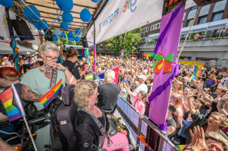 Hamburg Pride 2024 - Rollstuhlfahrer-Inklusionstruck