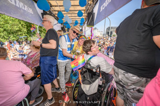 Hamburg Pride 2024 - Rollstuhlfahrer-Inklusionstruck