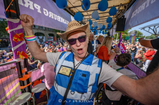Hamburg Pride 2024 - Rollstuhlfahrer-Inklusionstruck