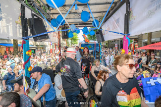 Hamburg Pride 2024 - Rollstuhlfahrer-Inklusionstruck