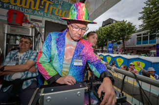 Schlagermove 2025 - Rollstuhlfahrer-Inklusionstruck