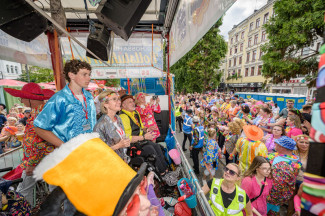 Schlagermove 2025 - Rollstuhlfahrer-Inklusionstruck