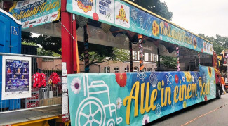Schlagermove 2025 - Rollstuhlfahrer-Inklusionstruck